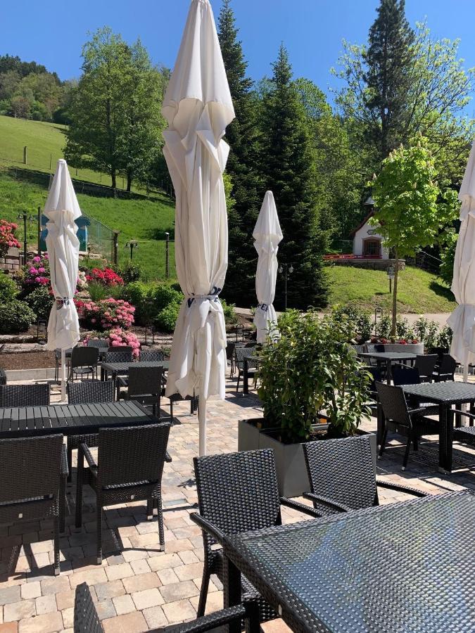 Gasthof Hotel Engel Симонсвалд Екстериор снимка