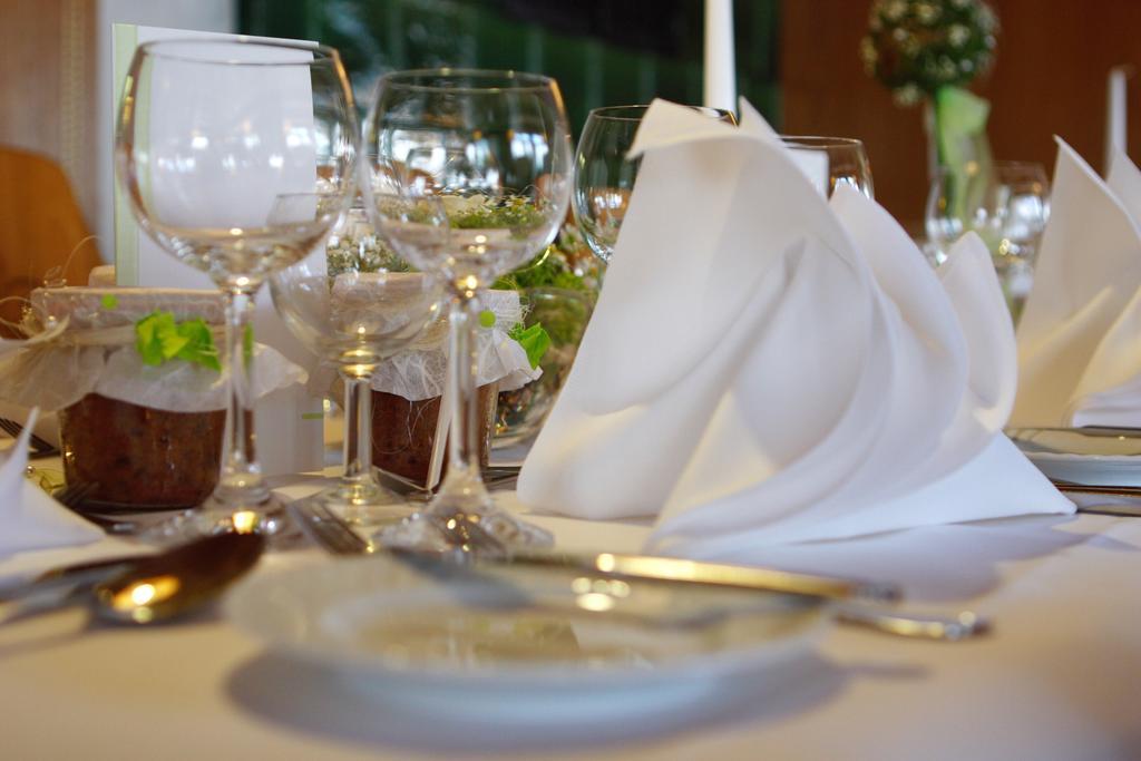 Gasthof Hotel Engel Симонсвалд Екстериор снимка