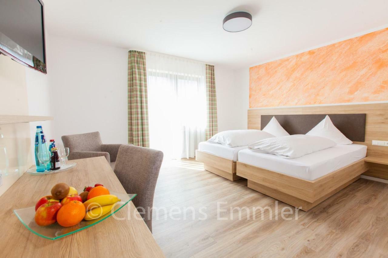 Gasthof Hotel Engel Симонсвалд Екстериор снимка