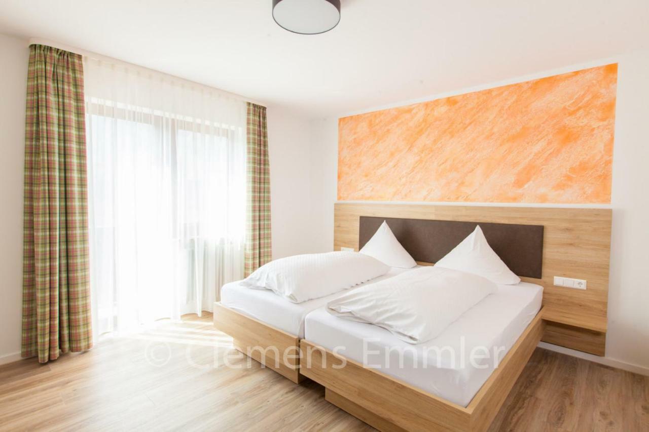 Gasthof Hotel Engel Симонсвалд Екстериор снимка